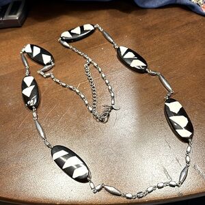 Beautiful women’s white navy and silver necklace 42 total inches